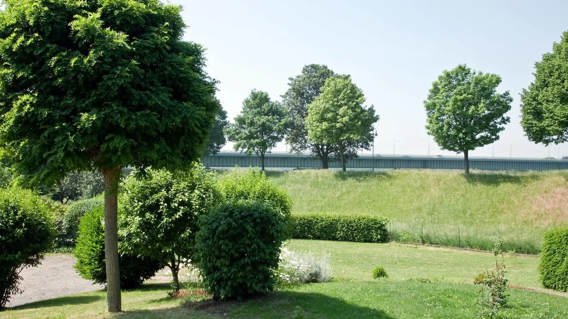 Hotel Chrisma Dusseldorf 3*,